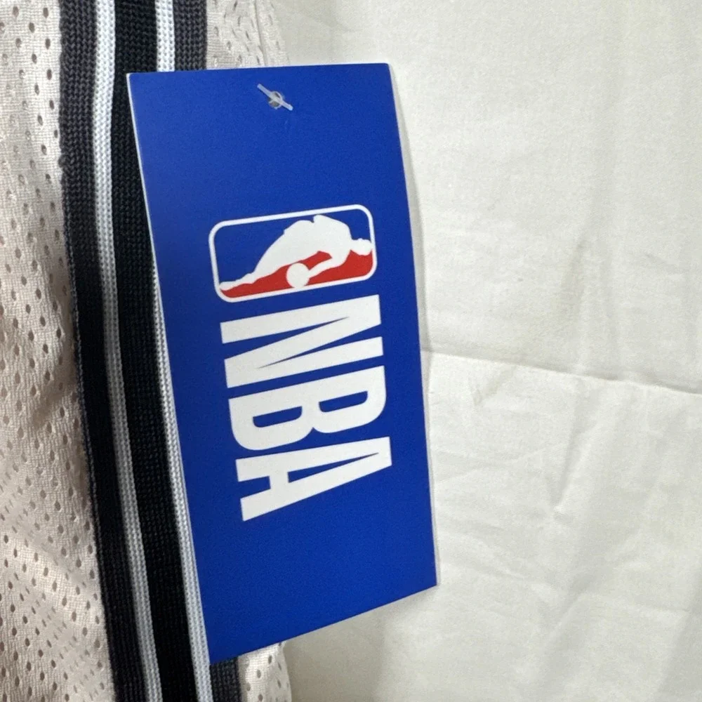 NBA Trainer‎ Shorts Above The Knee Men's Off White Size XL NWT Basketball